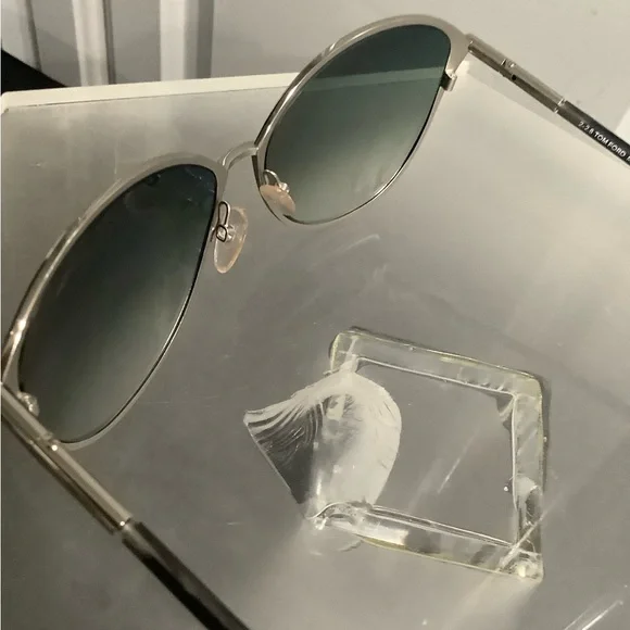 Tom Ford Penelope TF320 16W  Silver Frame Sunglasses Lenses Tom Ford Penelope TF320 16WSilver Frame Sunglasses Lenses main image 4